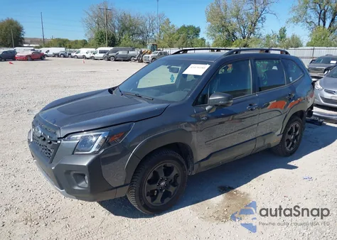 2022 Subaru Forester Wilderness z USA, uszkodzony, nr VIN JF2SKAMCXNH413082
